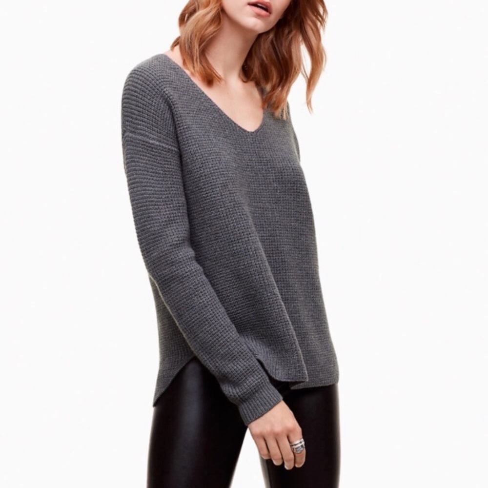 Aritzia Wilfred grey vneck sweater